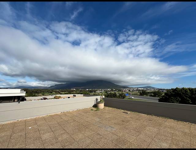 222M² OFFICE TO LET IN PINELANDS
